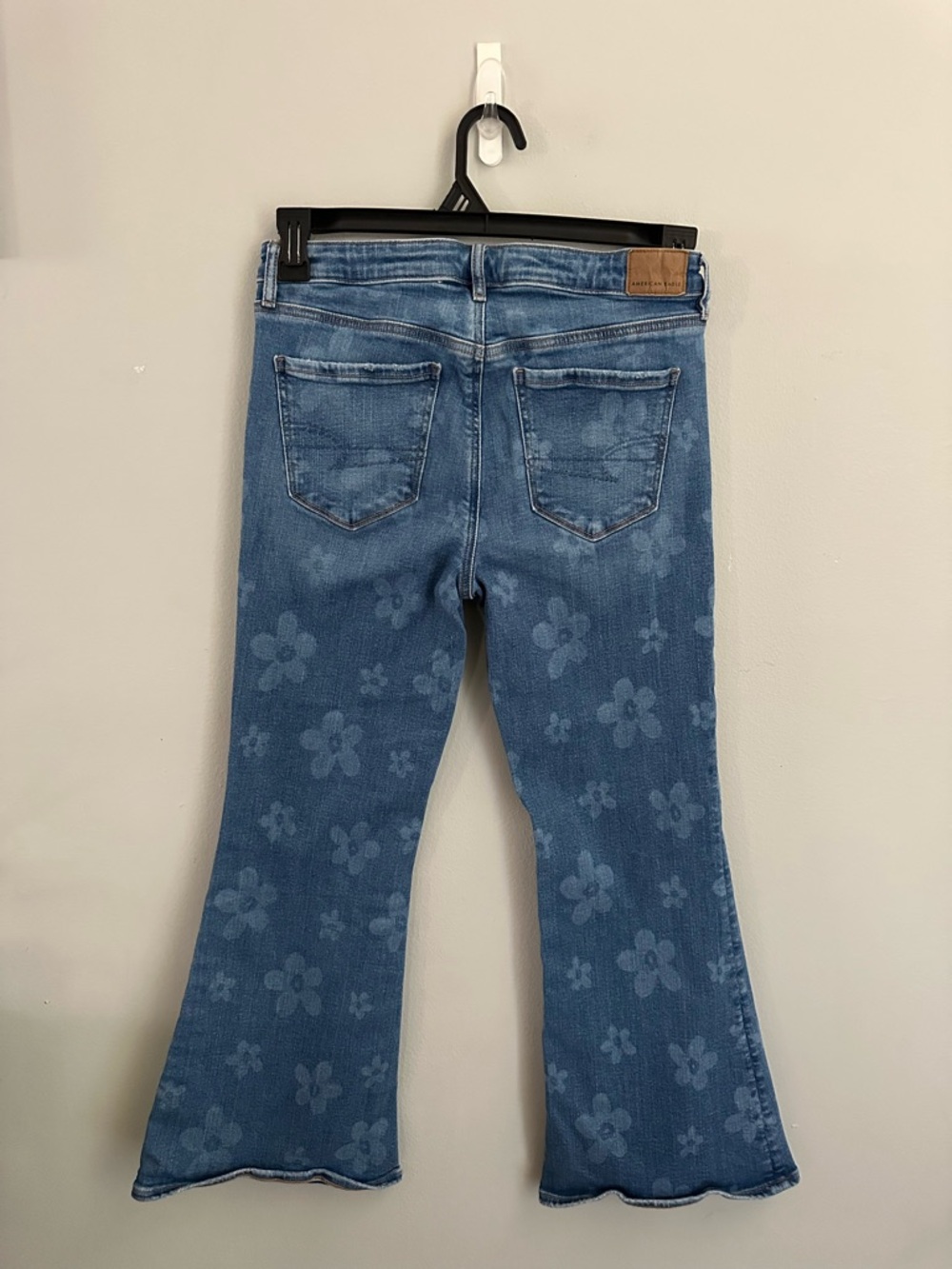American Eagle x The Summer I Turned Pretty Low Rise Flare Jeans Floral Print 6 - Picture 4 of 12